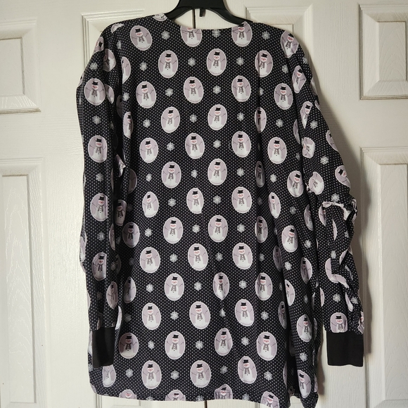 Adorable Snowman Scrub Jacket Size XL Black & White, goes with everything!!! GUC - Picture 2 of 5